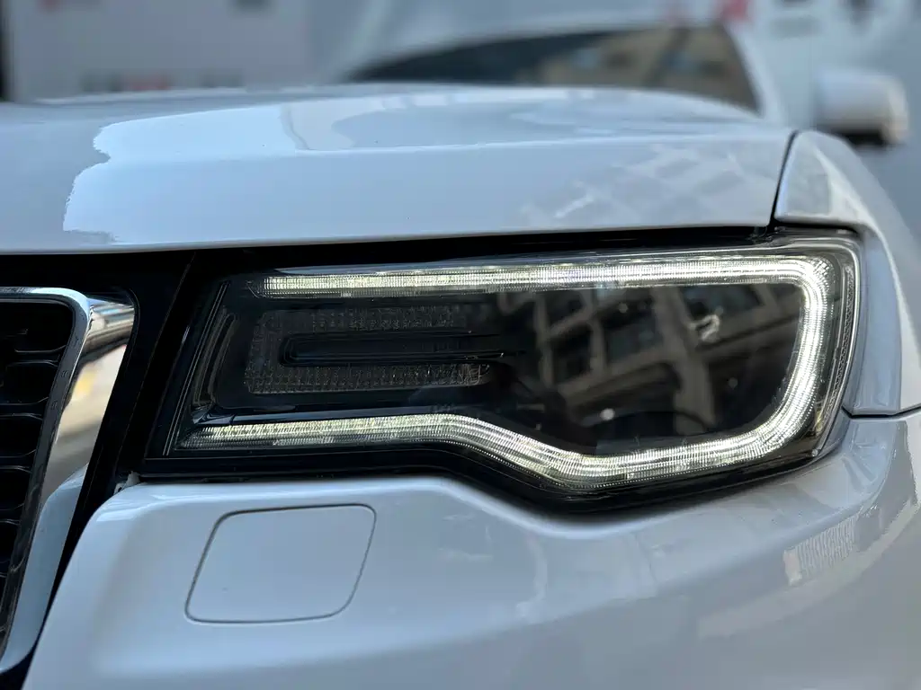 Jeep Grand Cherokee 2019 — фото 14