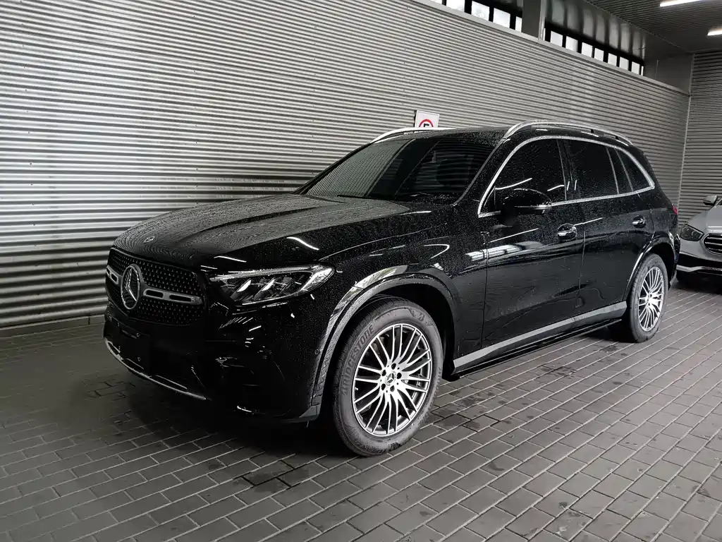 Mercedes-Benz GLC 2025