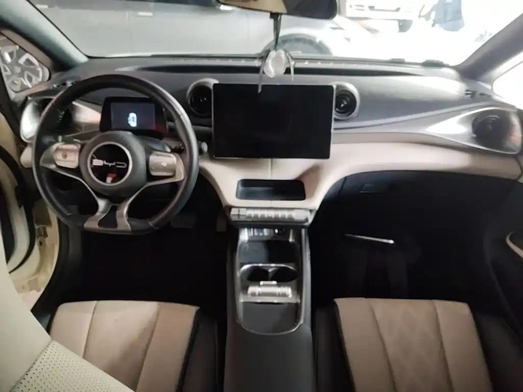 BYD Dolphin 2023 — фото 10