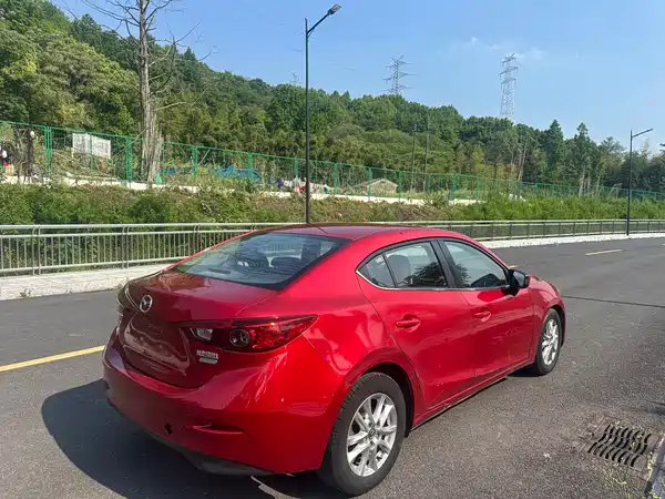 Mazda 3 Axela 2016