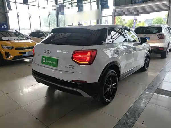 Audi Q2L 2021