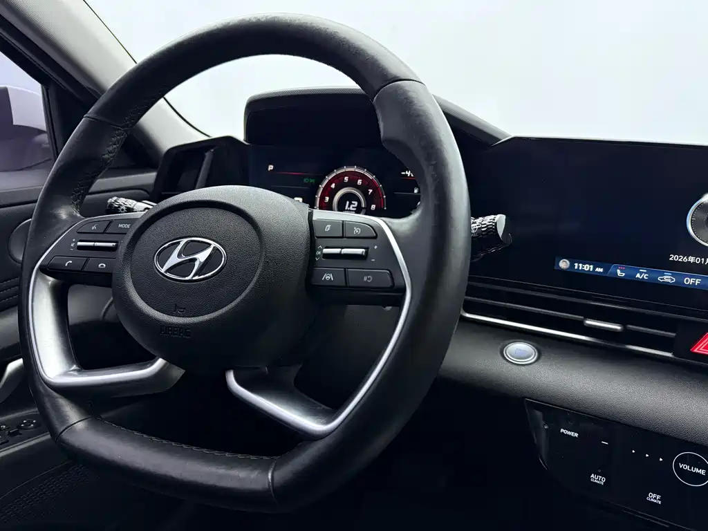 Hyundai Elantra 2021 — фото 18