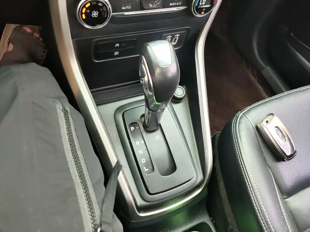 Ford EcoSport 2018 — фото 14