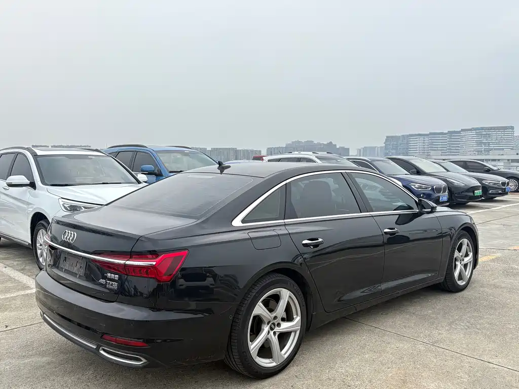Audi A6L 2022 — фото 4