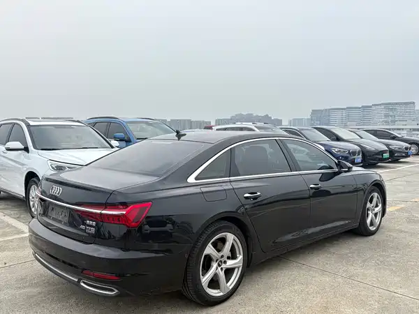 Audi A6L 2022