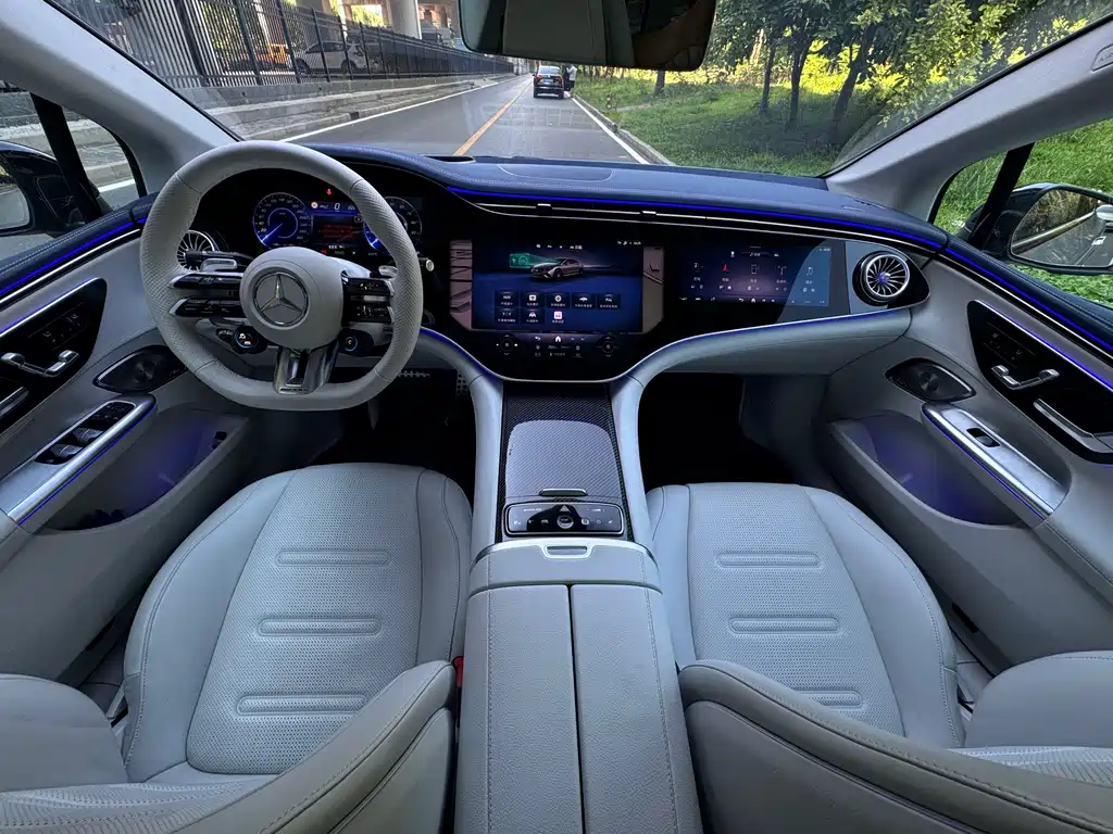 Mercedes-Benz EQE AMG 2023 — фото 20