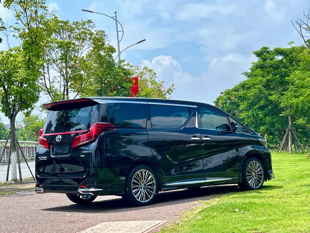 Toyota Alphard 2020 — фото 7