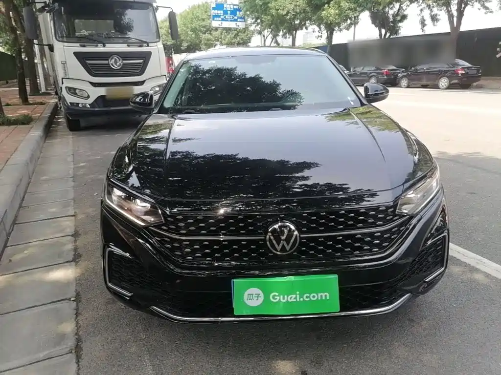 Volkswagen Passat 2024