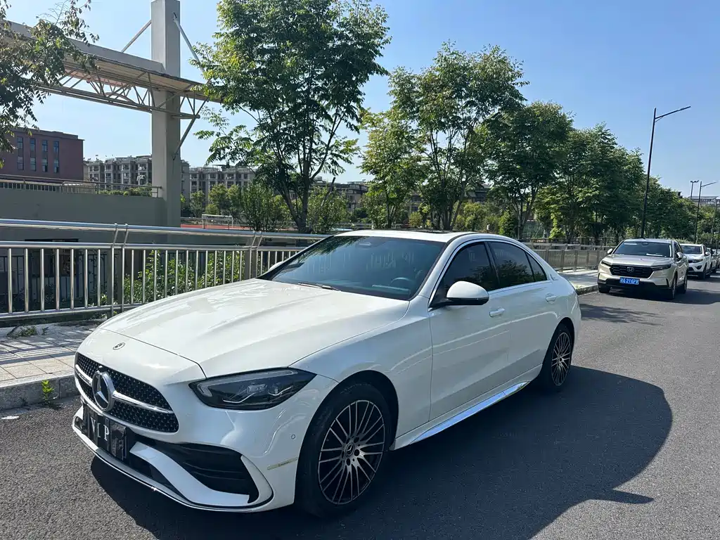 Mercedes-Benz C-Class 2023 — фото 3