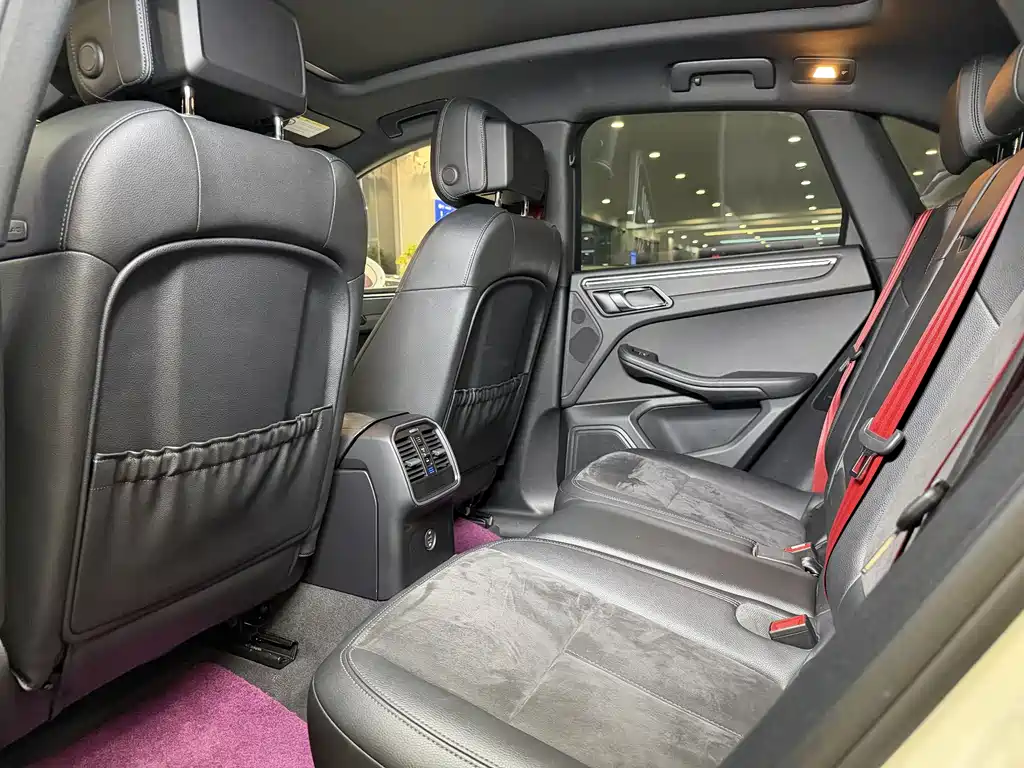 Porsche Macan 2019 — фото 15