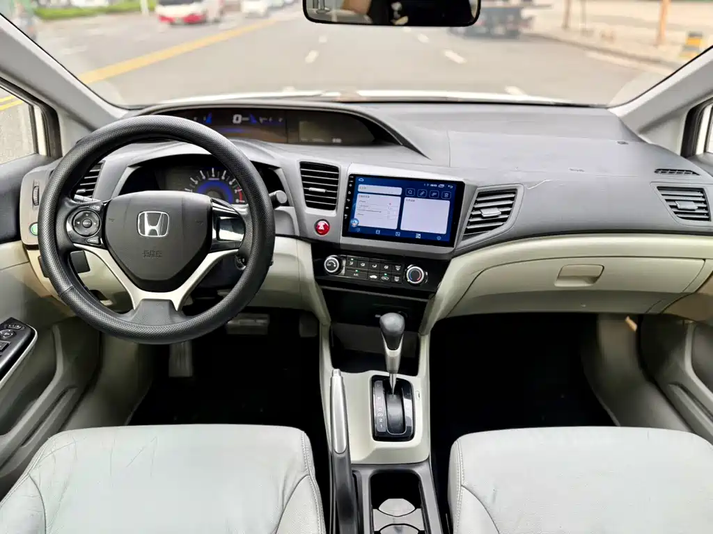 Honda Civic 2015 — фото 9