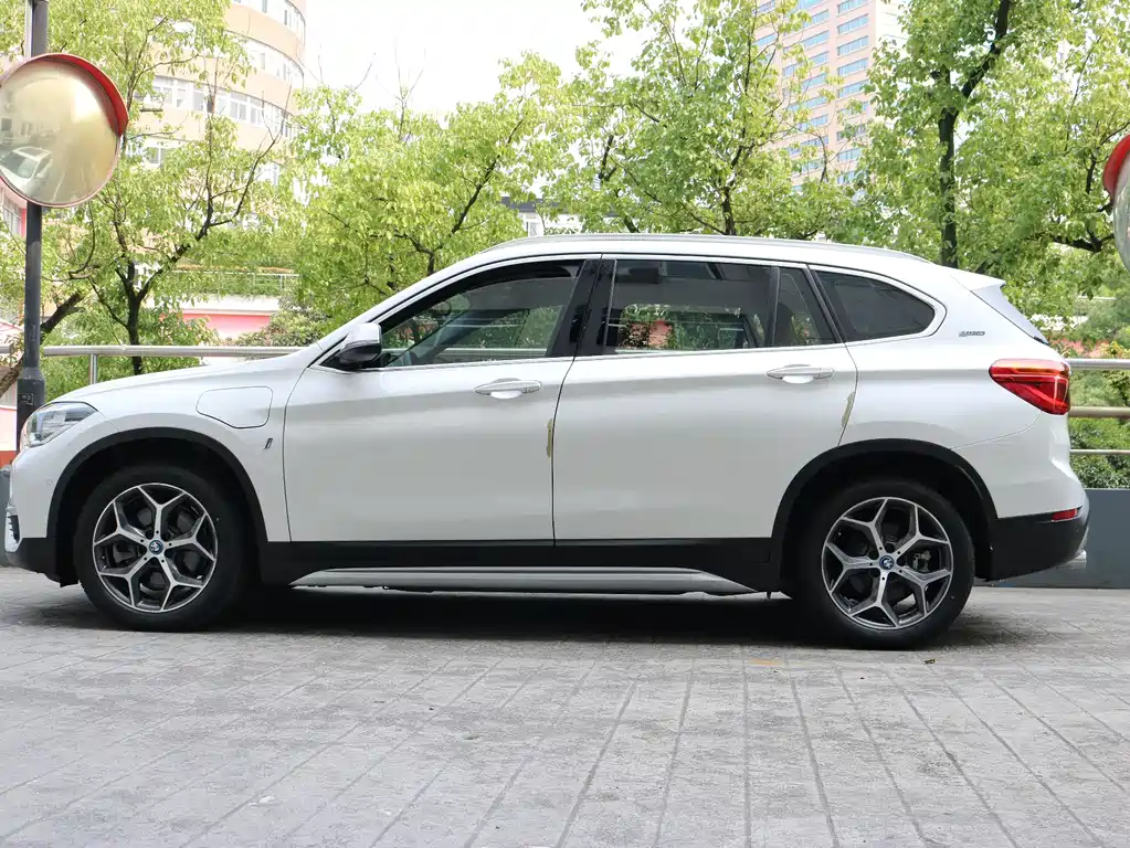 BMW X1 New Energy 2019 — фото 2