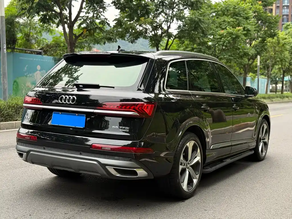 Audi Q7 2021