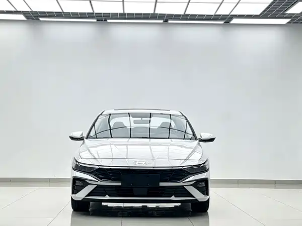 Hyundai Elantra 2023