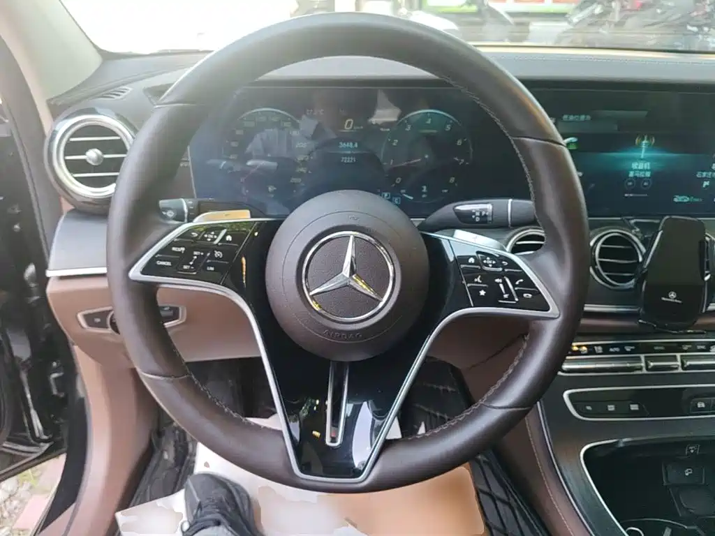Mercedes-Benz E-Class 2023 — фото 11