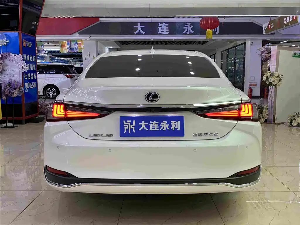 Lexus ES 2022 — фото 16