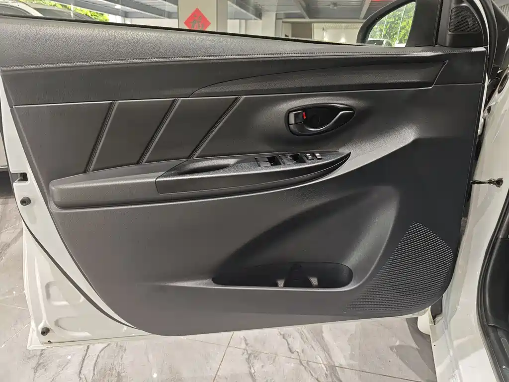 Toyota Yaris L 2019 — фото 19