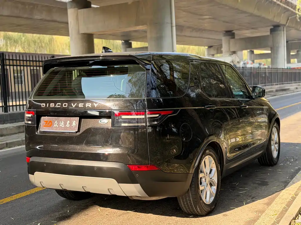 Land Rover Discovery 2018 — фото 14