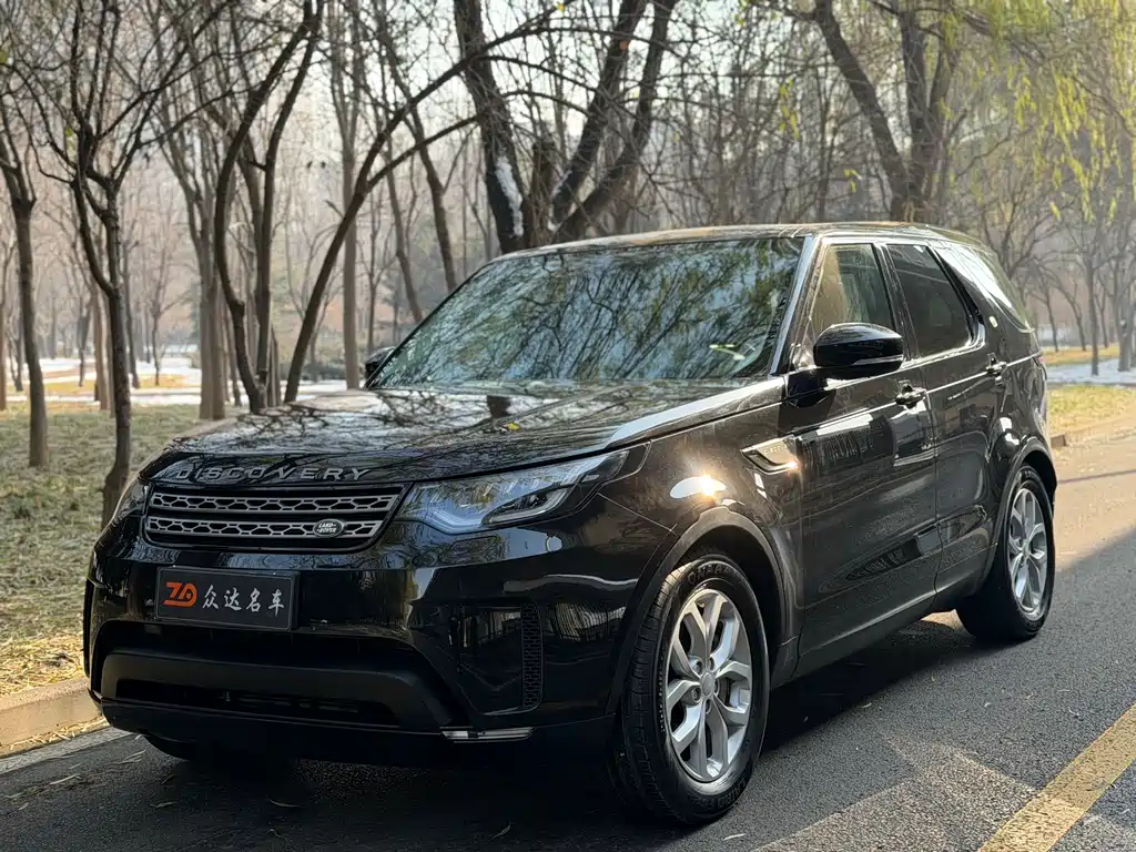 Land Rover Discovery 2018 — фото 1