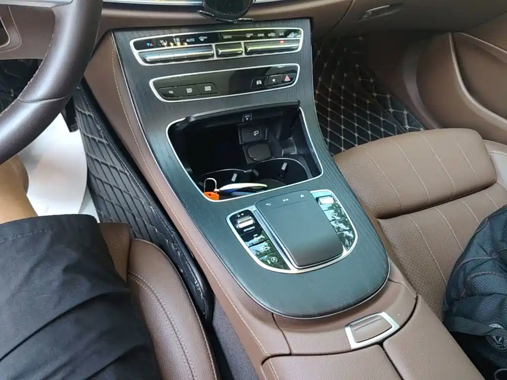 Mercedes-Benz E-Class 2023 — фото 14
