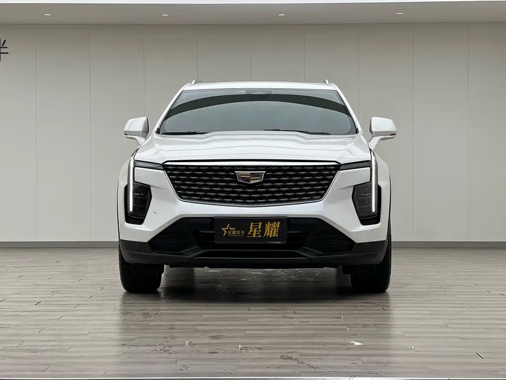 Cadillac XT4 2025 — фото 11