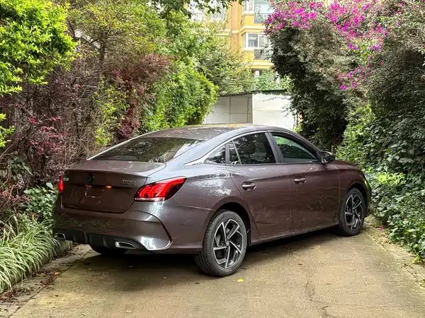 MG5 2021