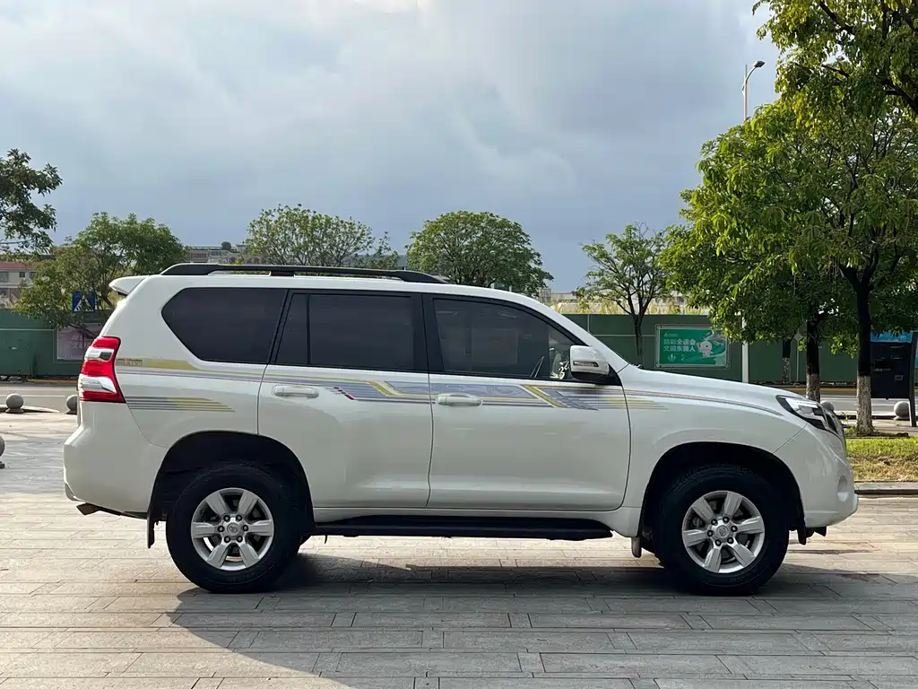 Toyota Prado 2016 — фото 15