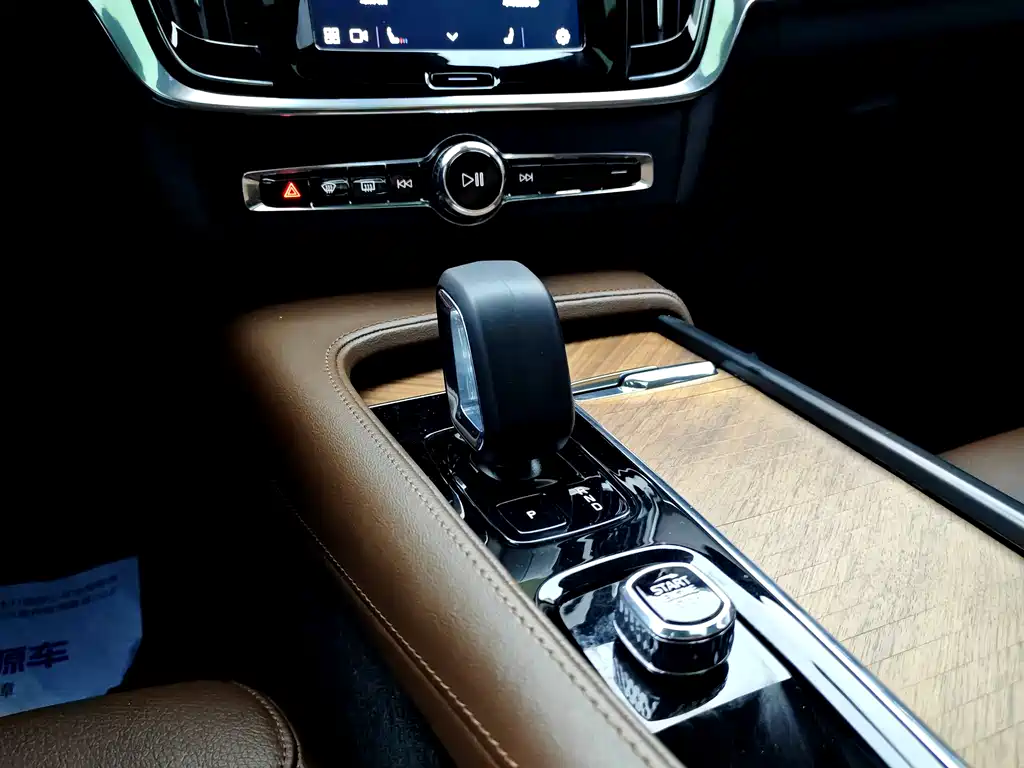 Volvo S90 2023 — фото 12