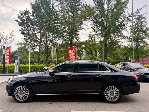 Mercedes-Benz E-Class 2023