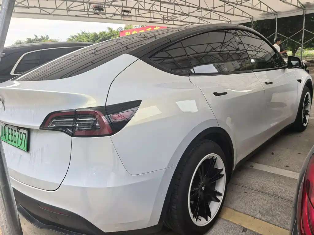 Tesla Model Y 2022 — фото 11