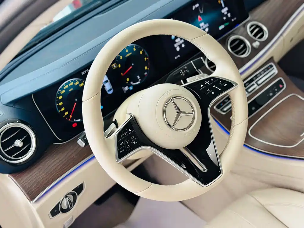 Mercedes-Benz E-Class 2021 — фото 15