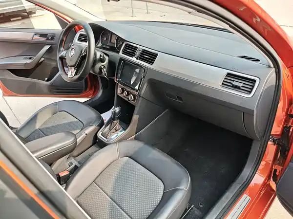 Volkswagen Santana 2016