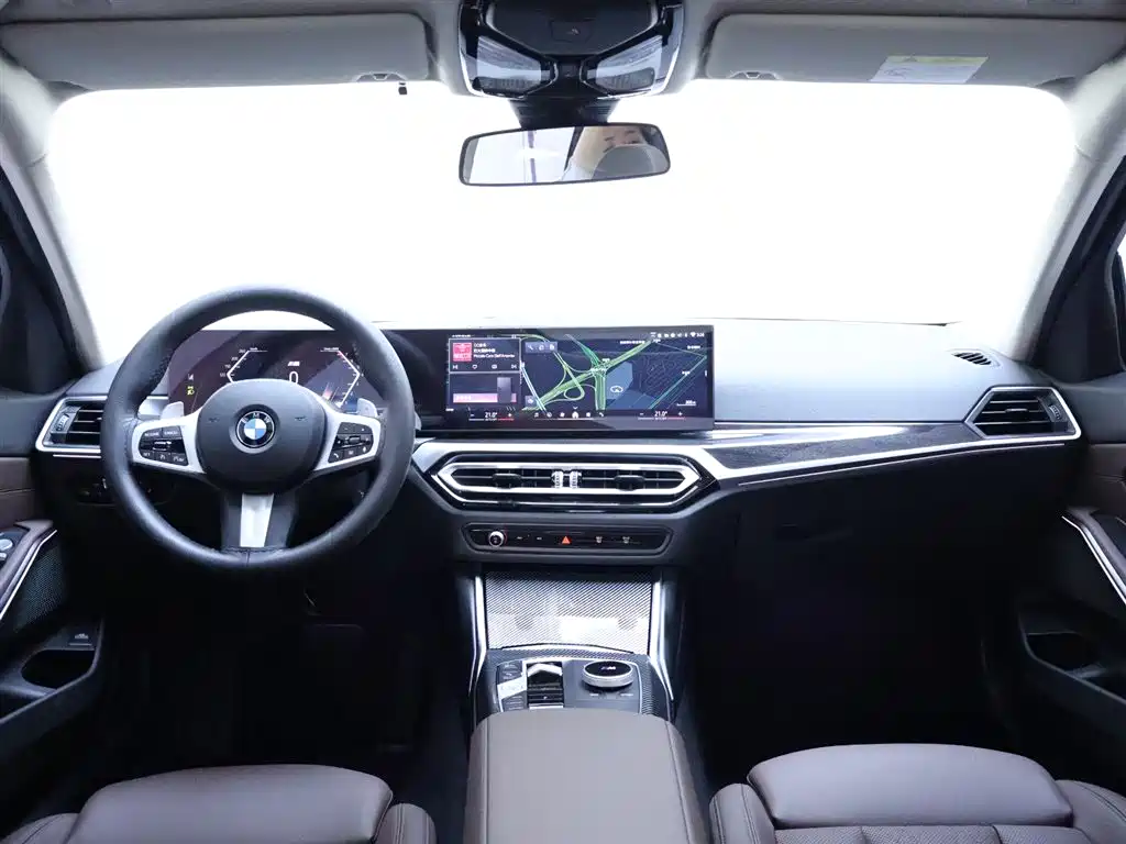 BMW 3 Series 2024 — фото 13