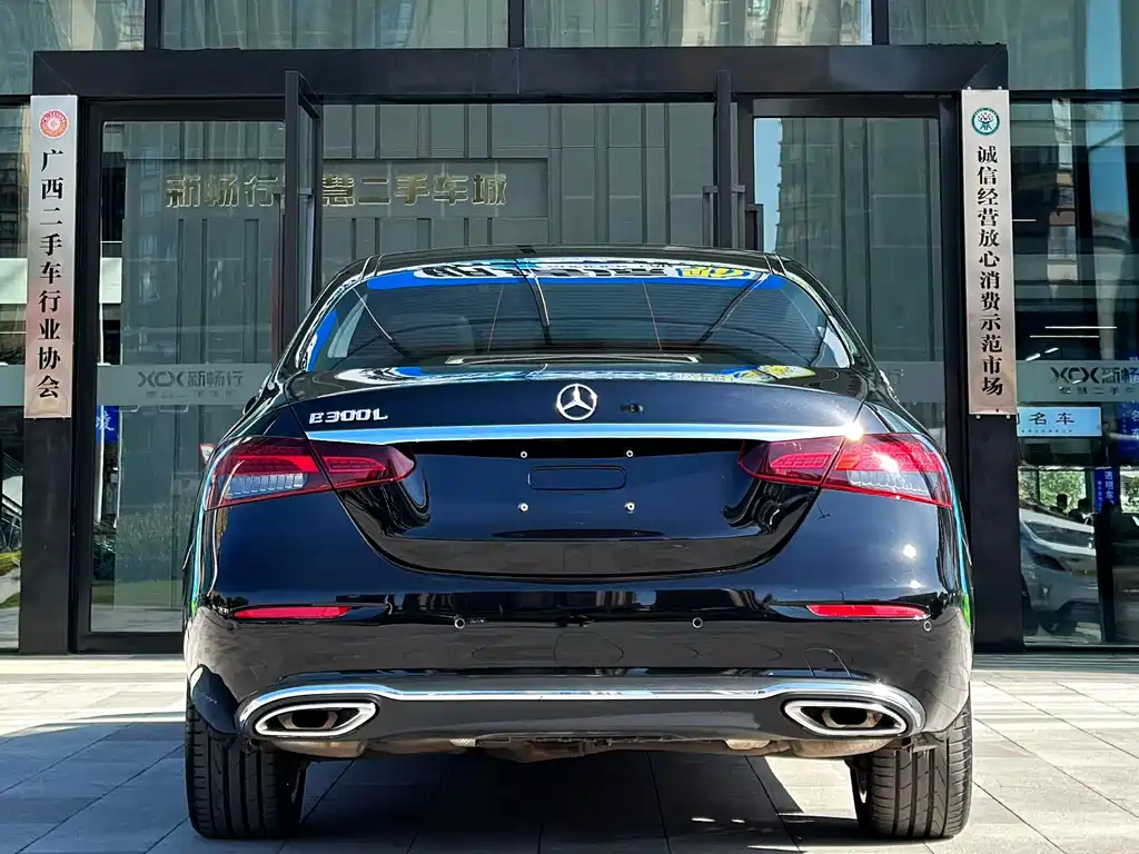 Mercedes-Benz E-Class 2023 — фото 8