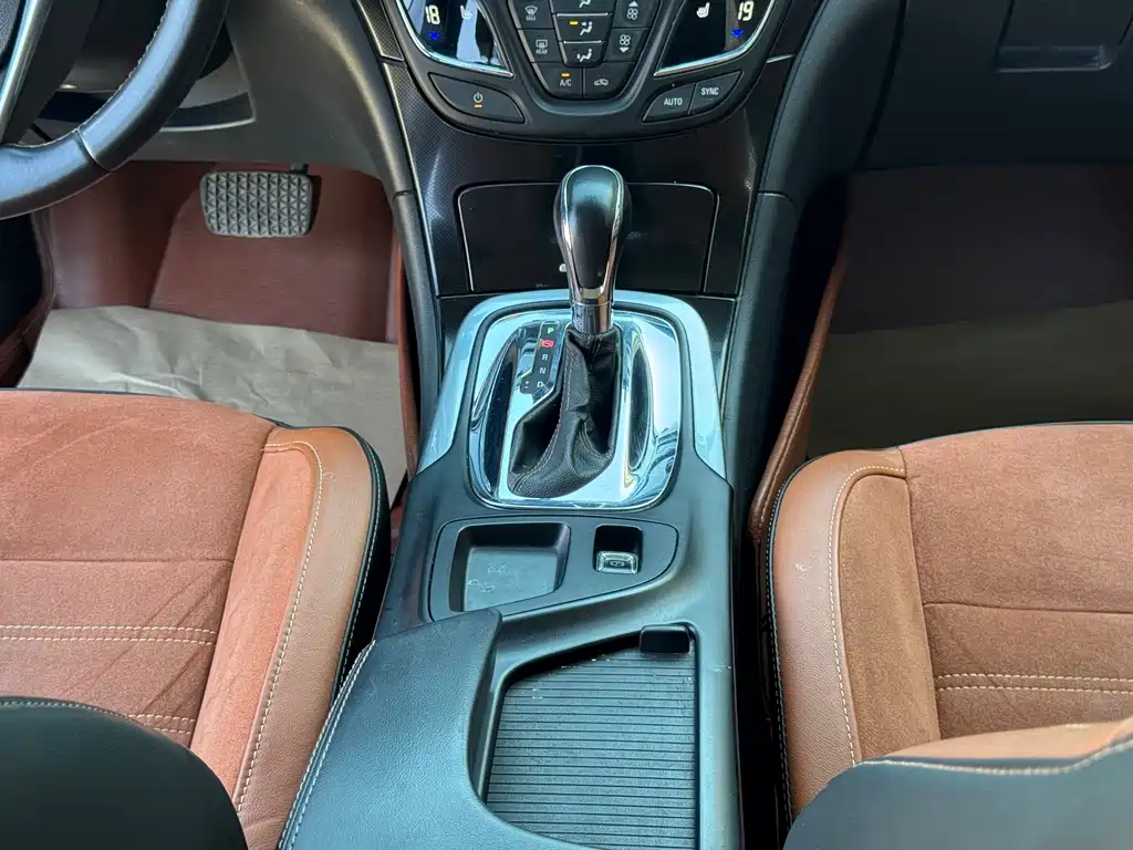 Buick Regal 2016 — фото 17