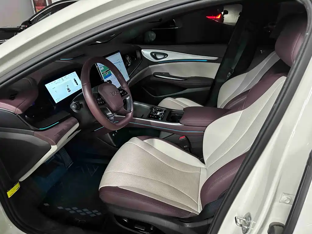 BYD Seal 07 DM-i 2025 — фото 3