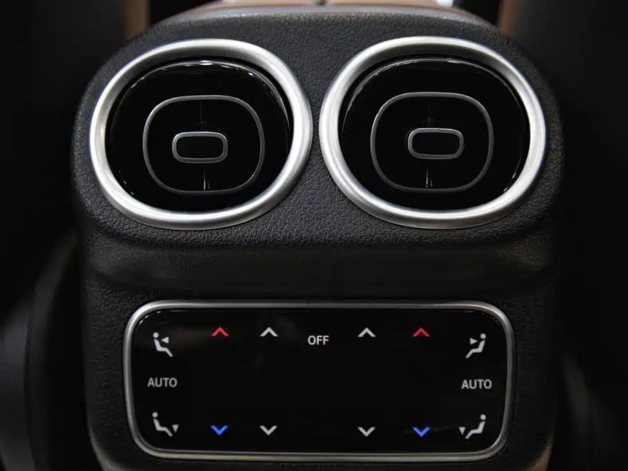 Mercedes-Benz GLC 2023 — фото 24