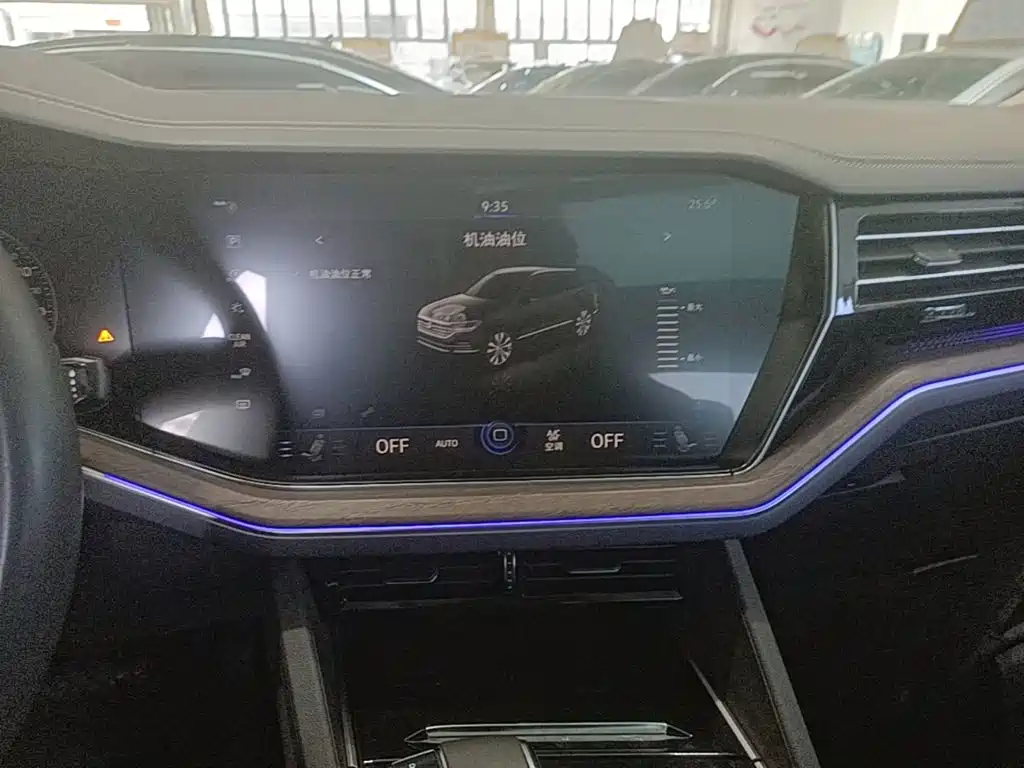 Volkswagen Touareg 2019 — фото 13