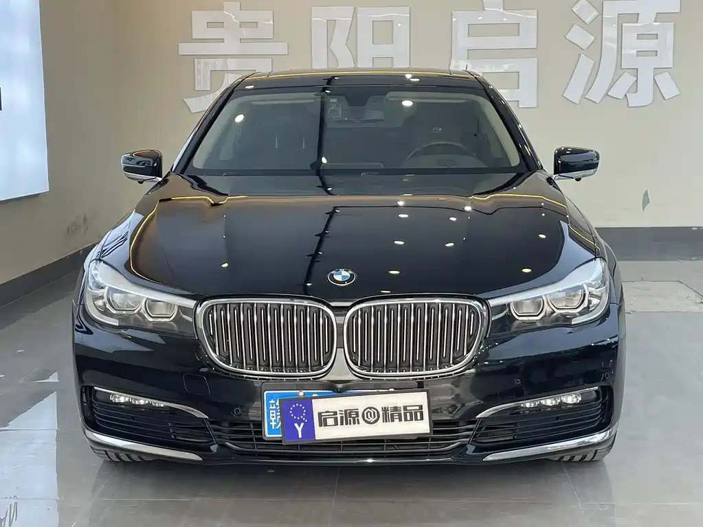 BMW 7 Series 2017 — фото 2