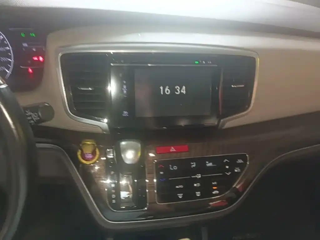 Honda Odyssey 2017 — фото 13