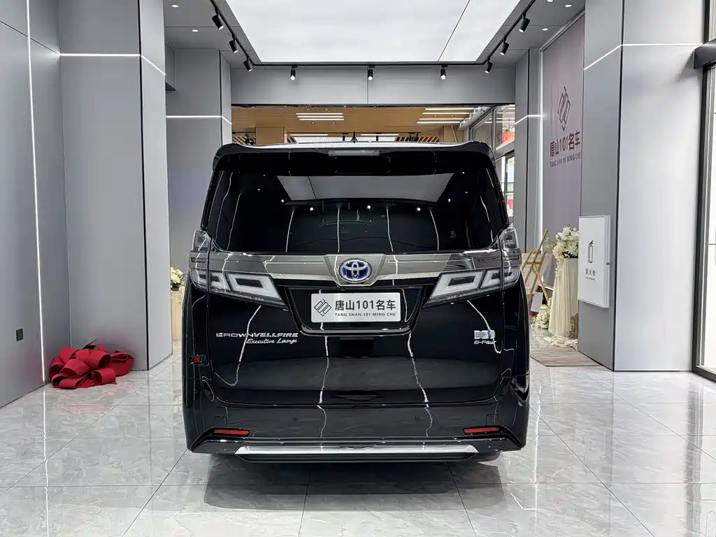 Toyota Vellfire 2022 — фото 11