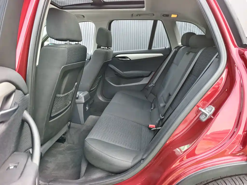 BMW X1 2014 — фото 11