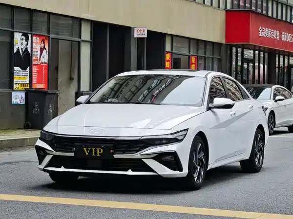 Hyundai Elantra 2025