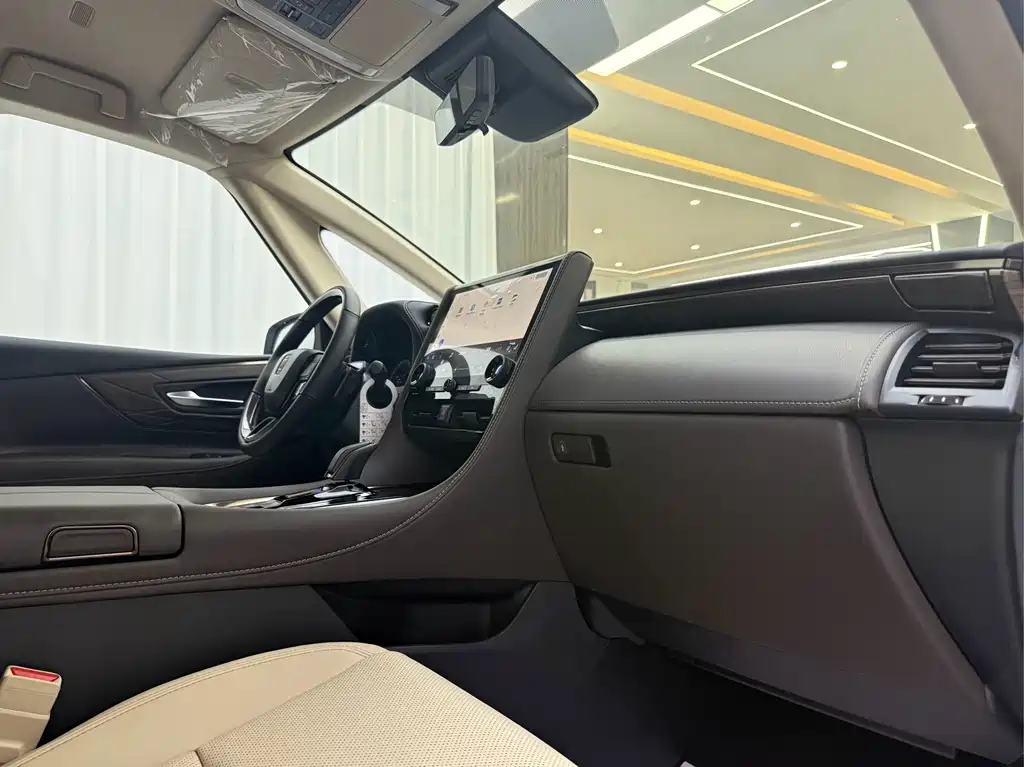 Toyota Vellfire 2026 — фото 13
