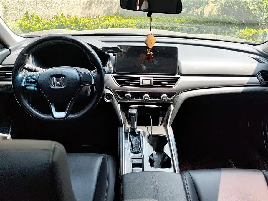 Honda Accord 2022 — фото 12