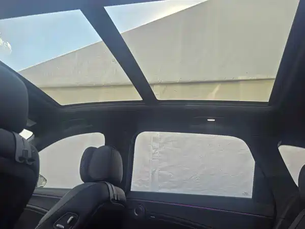 Hongqi HS6 PHEV 2025