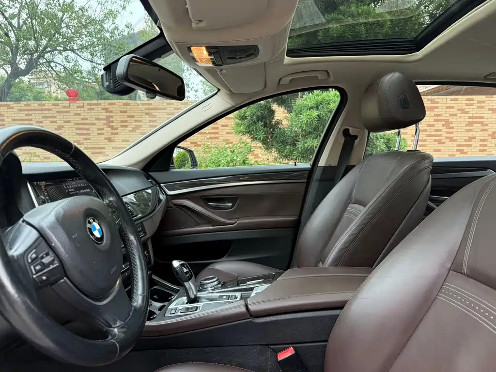 BMW 5 Series 2014 — фото 12
