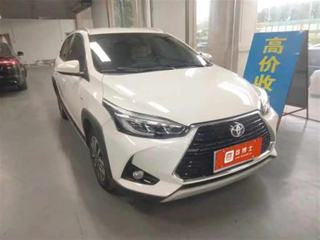 Toyota Yaris L 2023