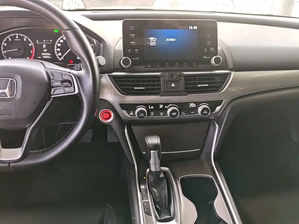 Honda Accord 2020 — фото 13