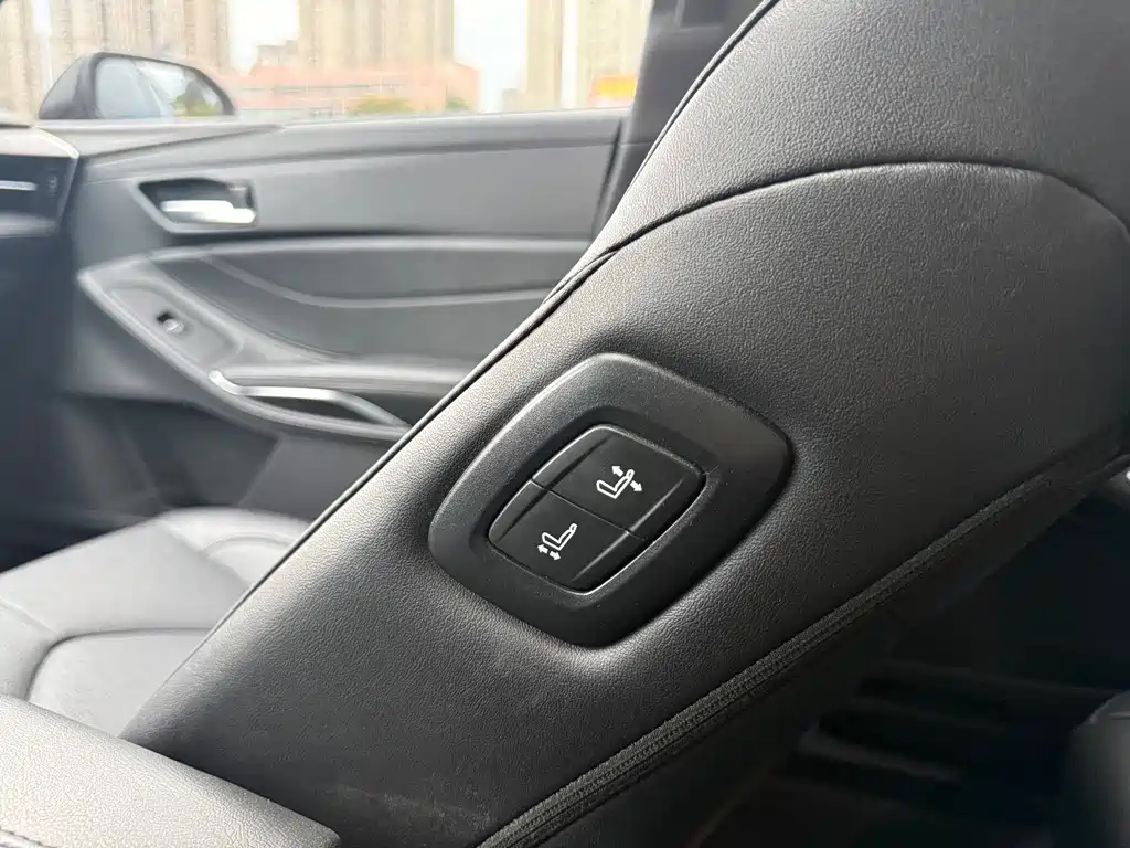Toyota Avalon 2023 — фото 10